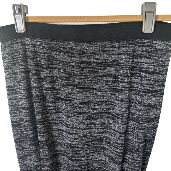 T by ALEXANDER WANG knit black and white mini skirt in size medium - Picture 4 of 5